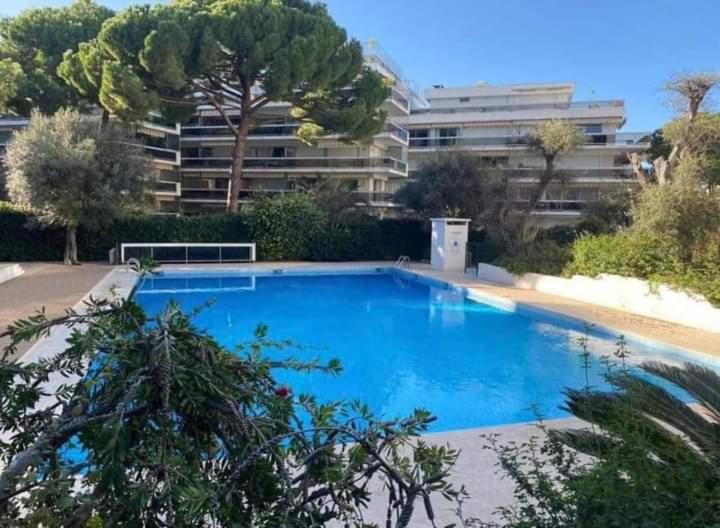 Juan Les Pins Tanit Studio Climatise Vue Sur Mer Piscine Antibes Buitenkant foto